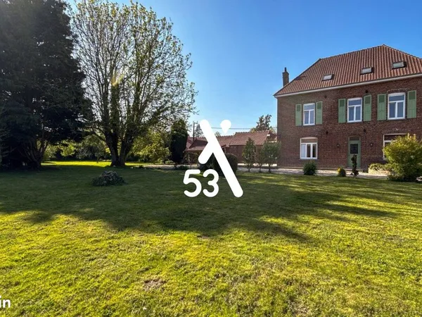 Maison 9 pièces 245 m²
