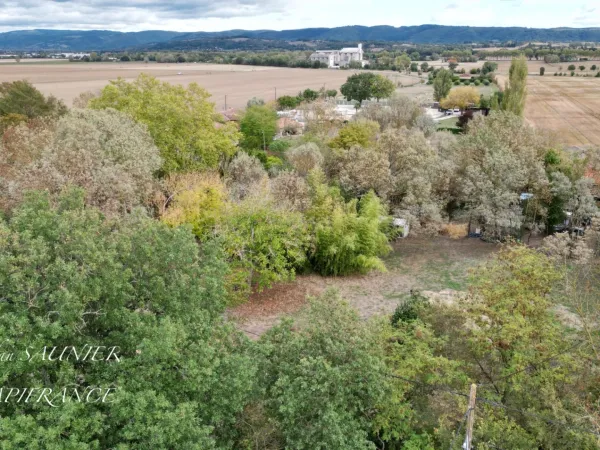 Terrain 2000 m²