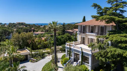 Maison 10 pièces 410 m²