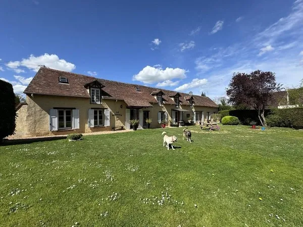 Pavillon 7 pièces 270 m²