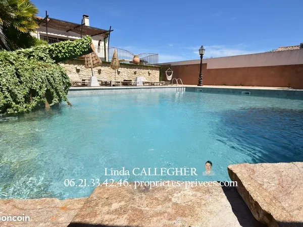 Villa 9 pièces 350 m²
