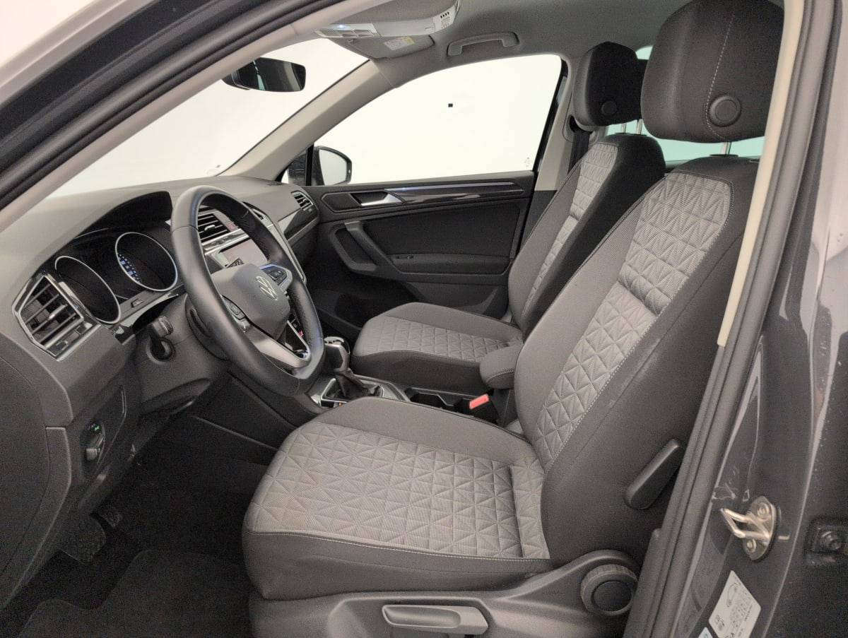 Volkswagen Tiguan — photo 15