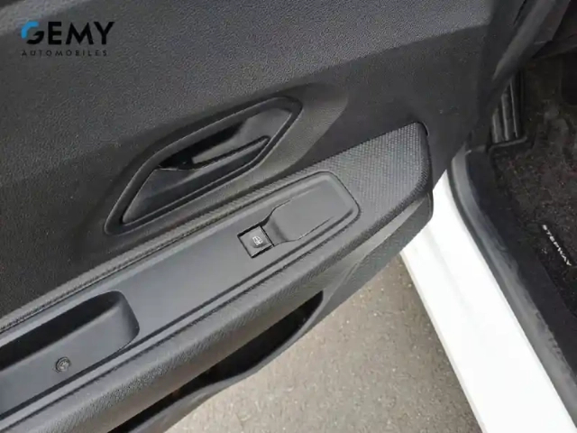 Dacia Sandero sce 65 — photo 14