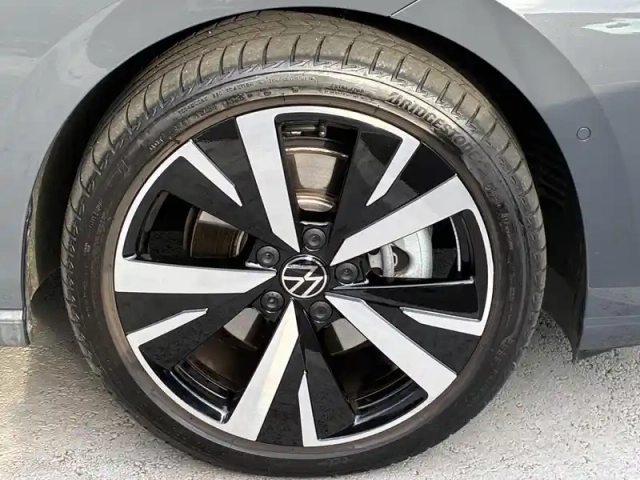 Volkswagen Golf 1.5 ehybrid 204 dsg6 — photo 28