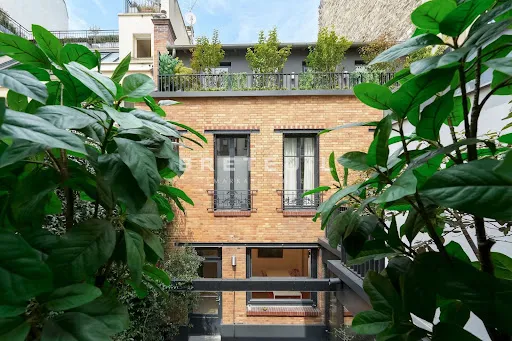 Maison 10 pièces 241 m²