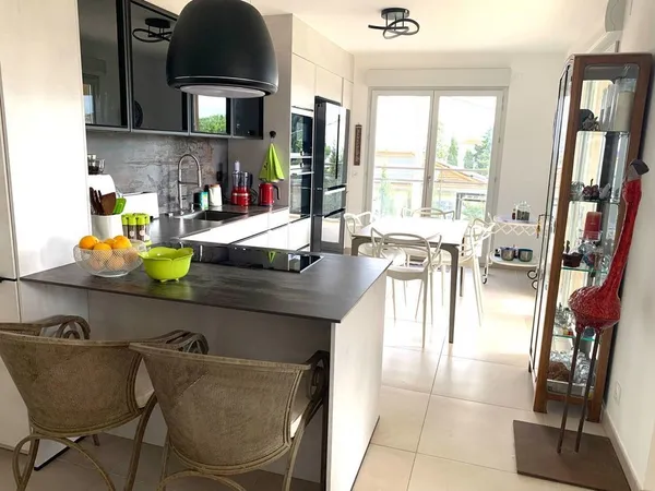 Appartement récent 3 pièces 73 m² avec terrasse
