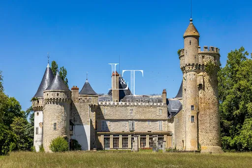 Château 20 pièces 850 m²