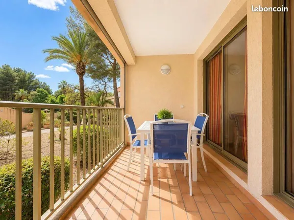 Appartement de 1 chambre, terrasse, parking, piscine...