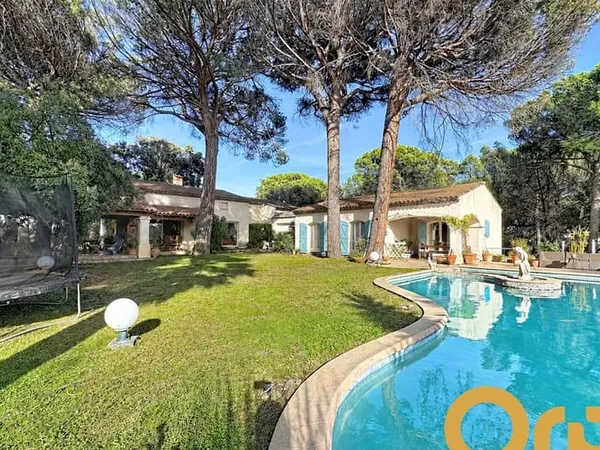 Maison 6 pièces 234 m²