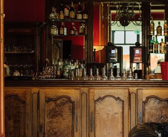 Fonds de commerce caviste, restaurant 100 m²