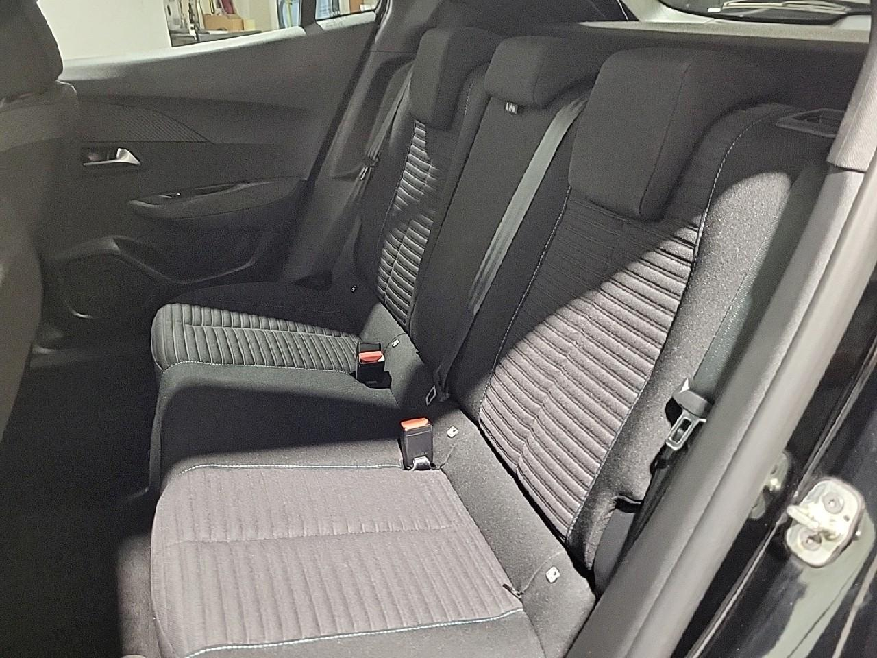 Peugeot 2008 puretech 100 s&s bvm6 style — photo 13