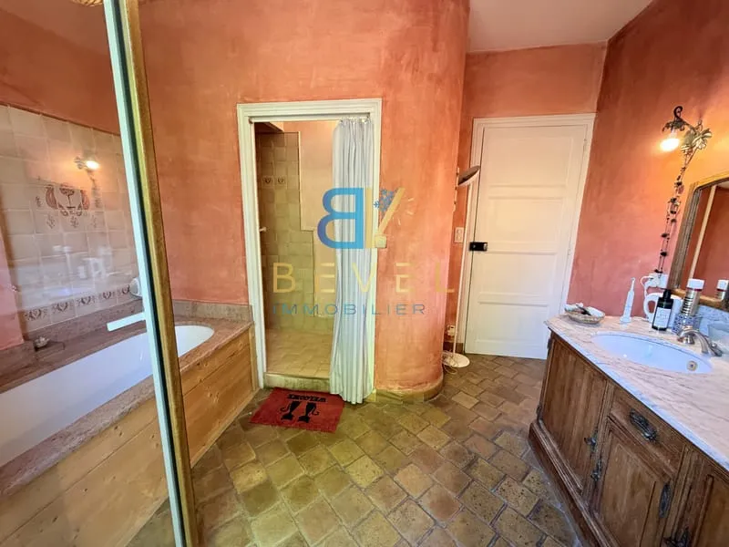 Photo 26