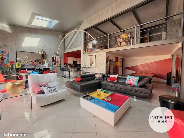Maison 8 pièces 238 m²