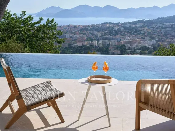 Propriété 6 pièces 340 m²