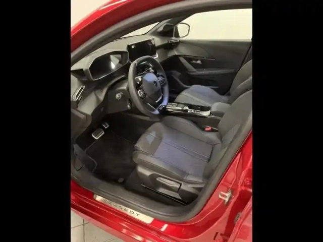Peugeot 208 e- 136ch gt — photo 4
