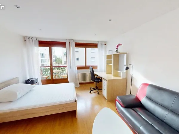 Chambre 5 pièces 84 m²