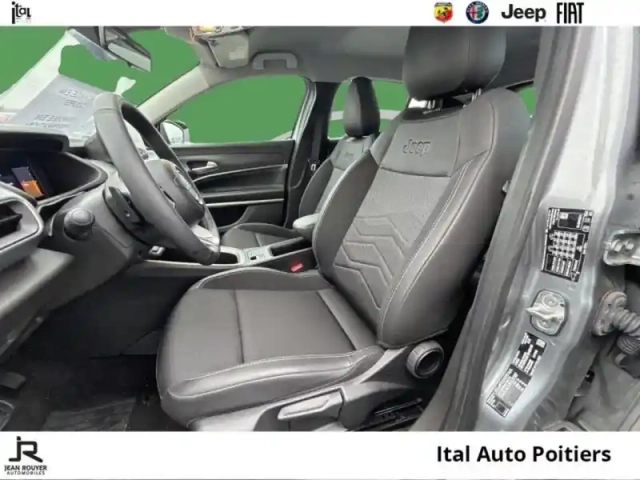 Jeep Avenger 1.2 turbo t3 100ch mhev altitude bvr6 ehybrid — photo 9