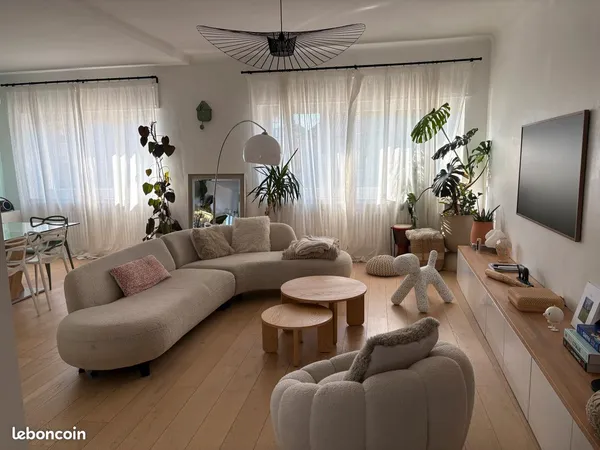 Yutz Centre - Appartement type maison de ville, 118 m² avec plus de 700 m² de jardin et cour