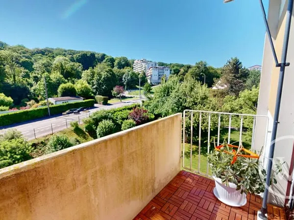 T5 en dernier étage avec ascenseur et balcon