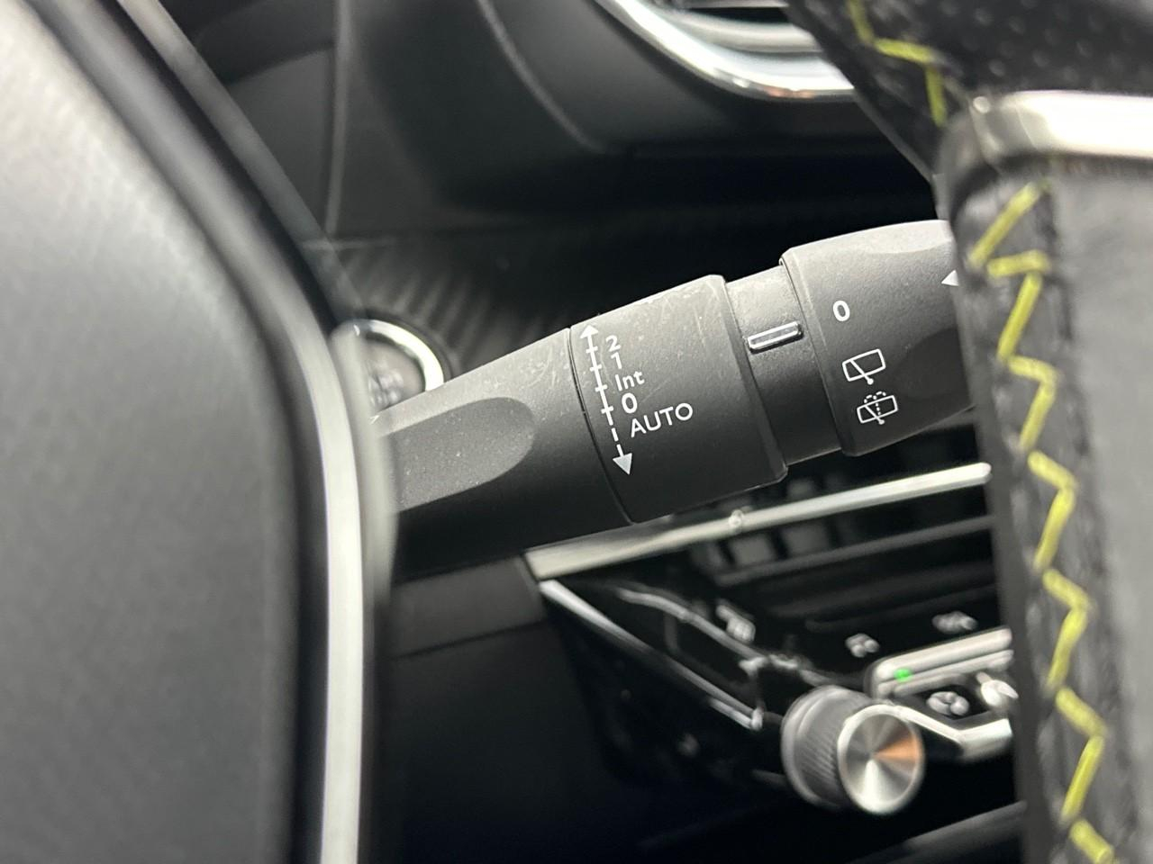 Peugeot 208 puretech 100 s&s bvm6 gt pack — photo 18