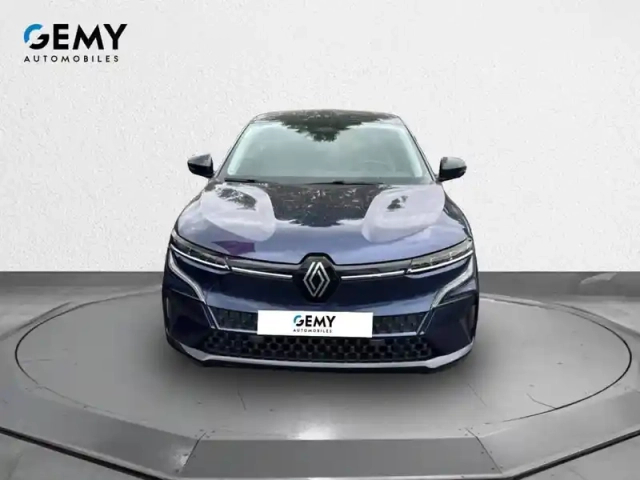 Renault Megane e-tech ev40 130ch standard charge — photo 2