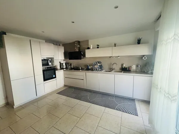 AUDINCOURT MAISON 210 M2 AVEC APPARTEMENT INDEPENDANT