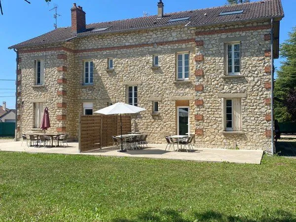Maison de maître en pierre - Chambres d'hôtes 24 000 CA - Chartres