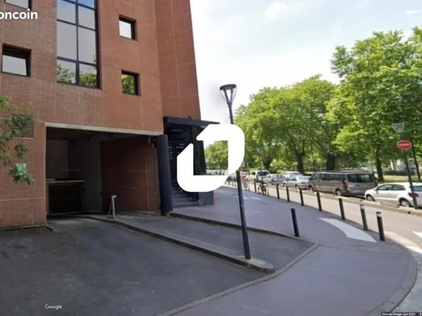 Local industriel 1 621 m²