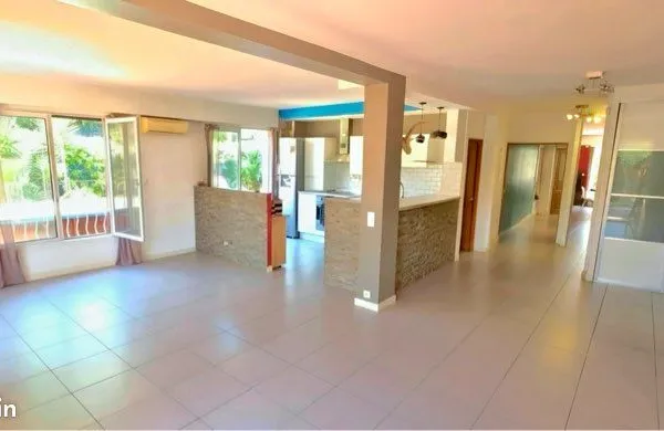 Cannes Basse Californie - Beau 5 pièces en rez-de-jardin avec 127 m² de jardin