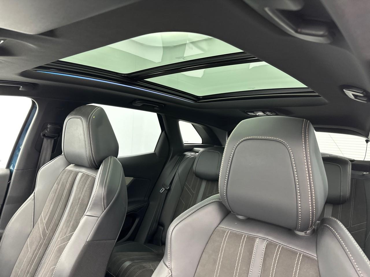 Peugeot 3008 hybrid 225 e-eat8 gt pack — photo 36