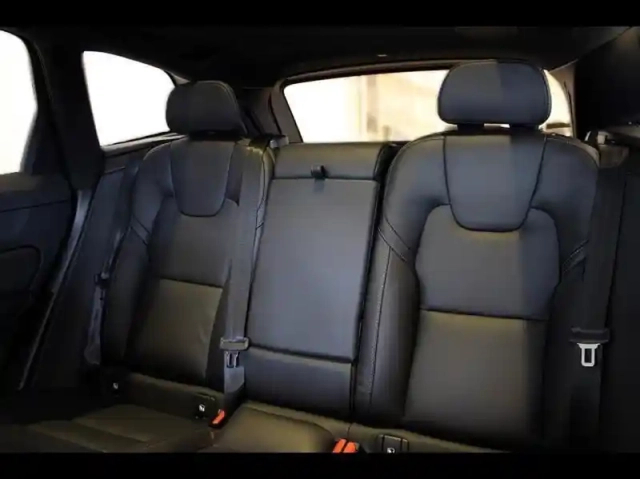 Volvo Xc60 t6 hybride rechargeable 253 + 145ch black edition geartronic 8 awd — photo 10