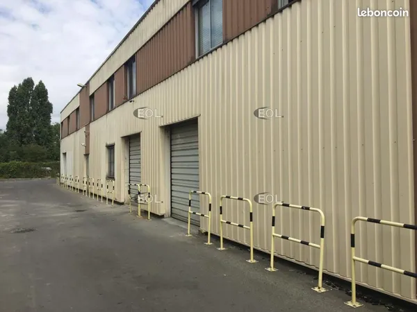Local d'activité 216 m²