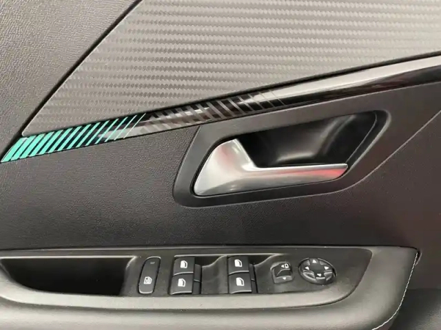 Peugeot 208 electrique 50 kwh 136ch — photo 32