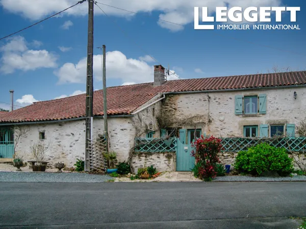 Rénovée avec flair particulier cette propriété 4 chambres possède un charme unique qui la distingue 