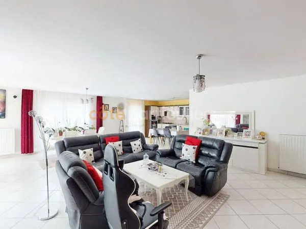 Maison de plain-pied 8 pièces 198 m²
