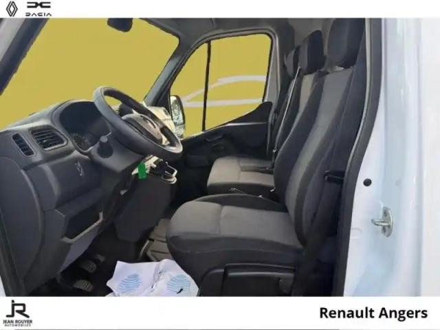 Renault Master fg f3500 l2h2 2.3 blue dci 135ch confort - 19600? ht — photo 13