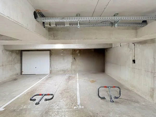 Parking/box Crozet