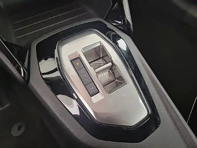 Peugeot 208 hybrid 100 e-dcs6 — photo 14