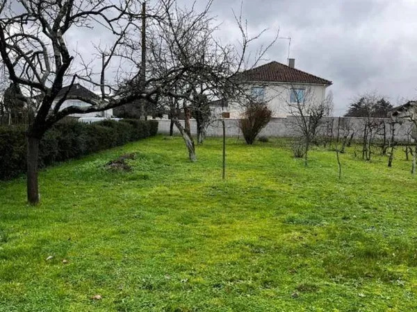 Terrain constructible 946 m²