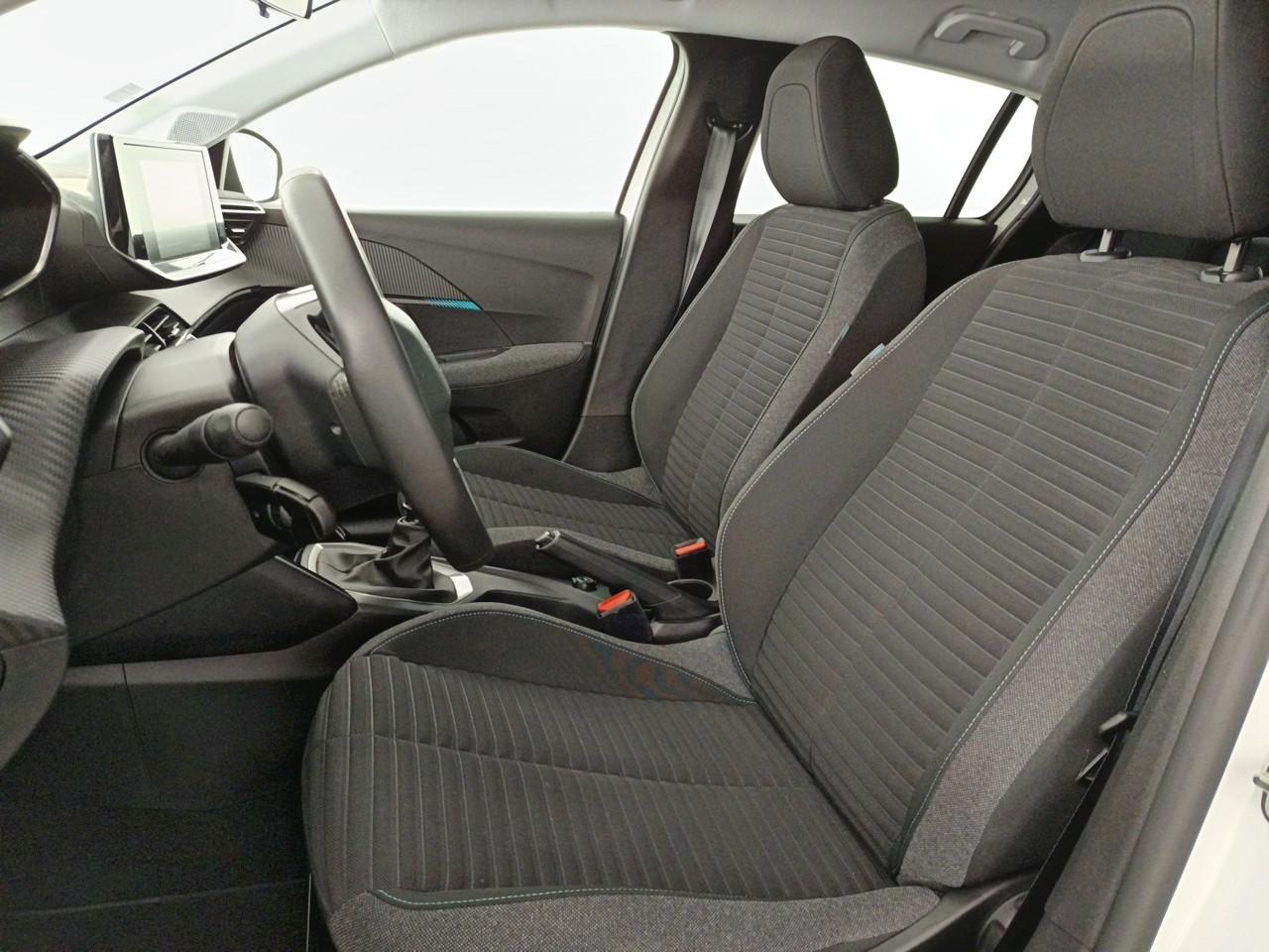 Peugeot 208 puretech 100 s&s bvm6 style — photo 9