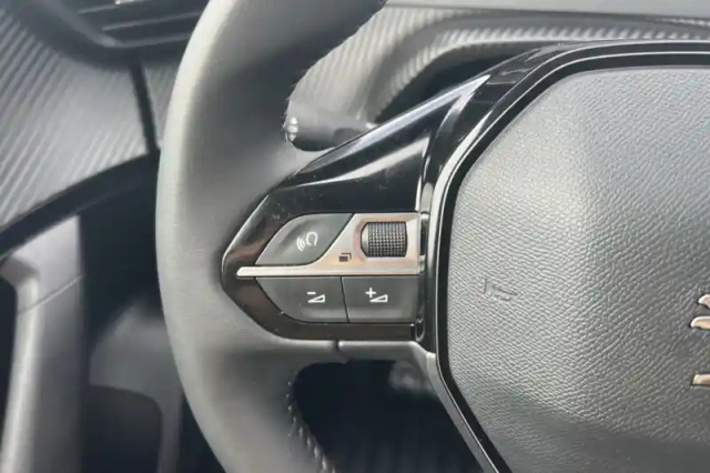 Peugeot 2008 puretech 100 s&amp;s bvm6 — photo 18