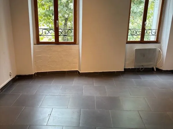 Bel appartement F3 lumineux avec cuisine ouverte - Idéalement agencé