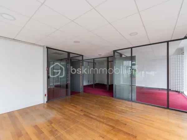À Vendre  Local commercial / bureaux  200 m²  Hyper-centre Châteauroux