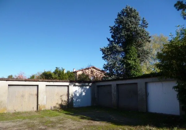 Garage/box