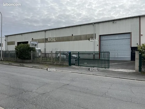 Local d'activité 1 462 m²