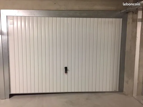 Box parking fermé dans résidence sécurisé