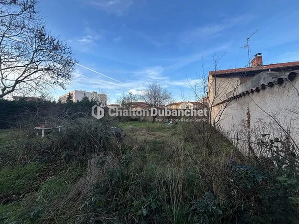 EXCLUSIF Terrain constructible Roanne 758 m2