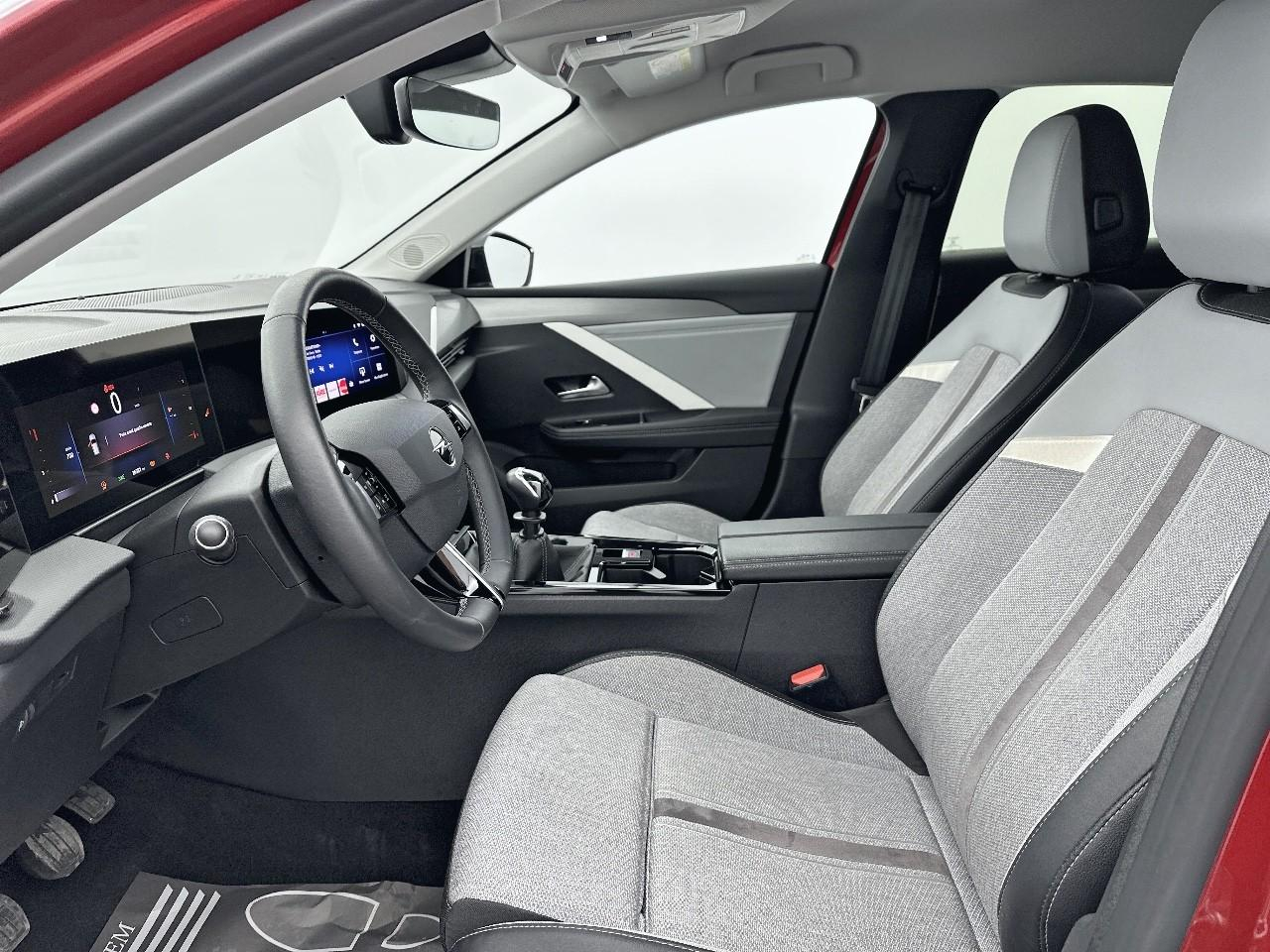 Opel Astra 1.2 turbo 130 ch bvm6 elegance — photo 10