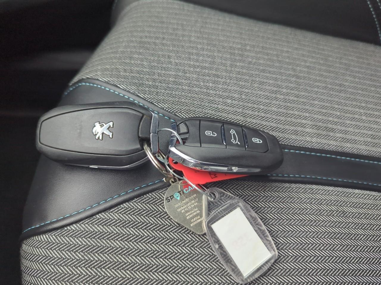 Peugeot 3008 puretech 130ch s&s eat8 allure pack — photo 29