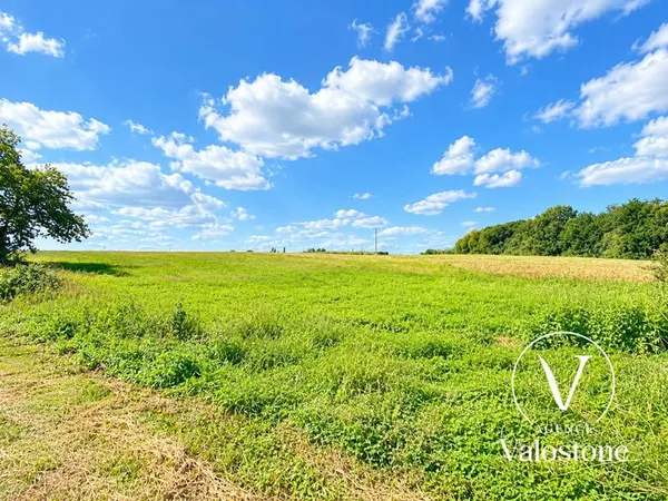 Terrain constructible - 5 710 m2 - Divisable
